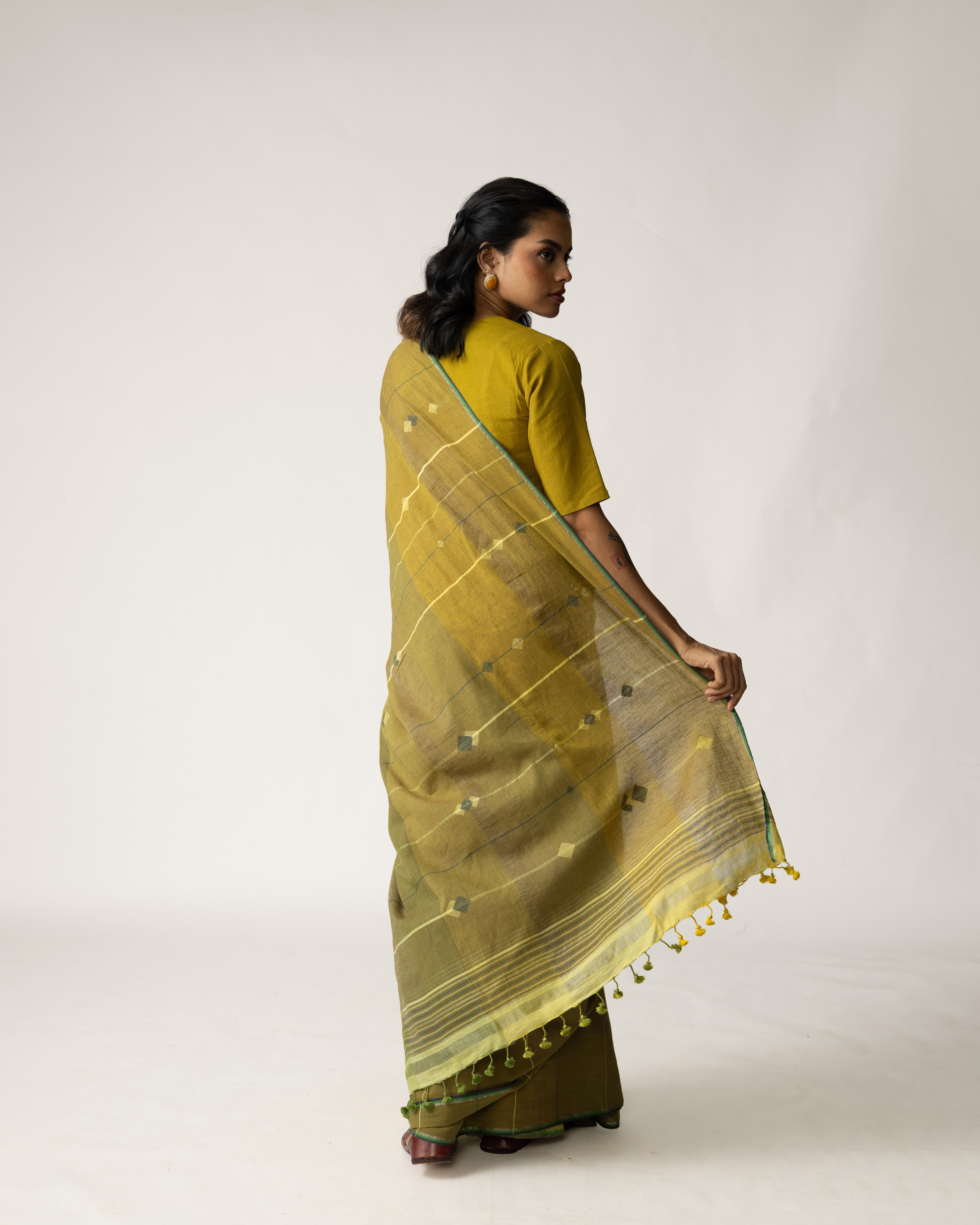 Ulka Brishti Saree