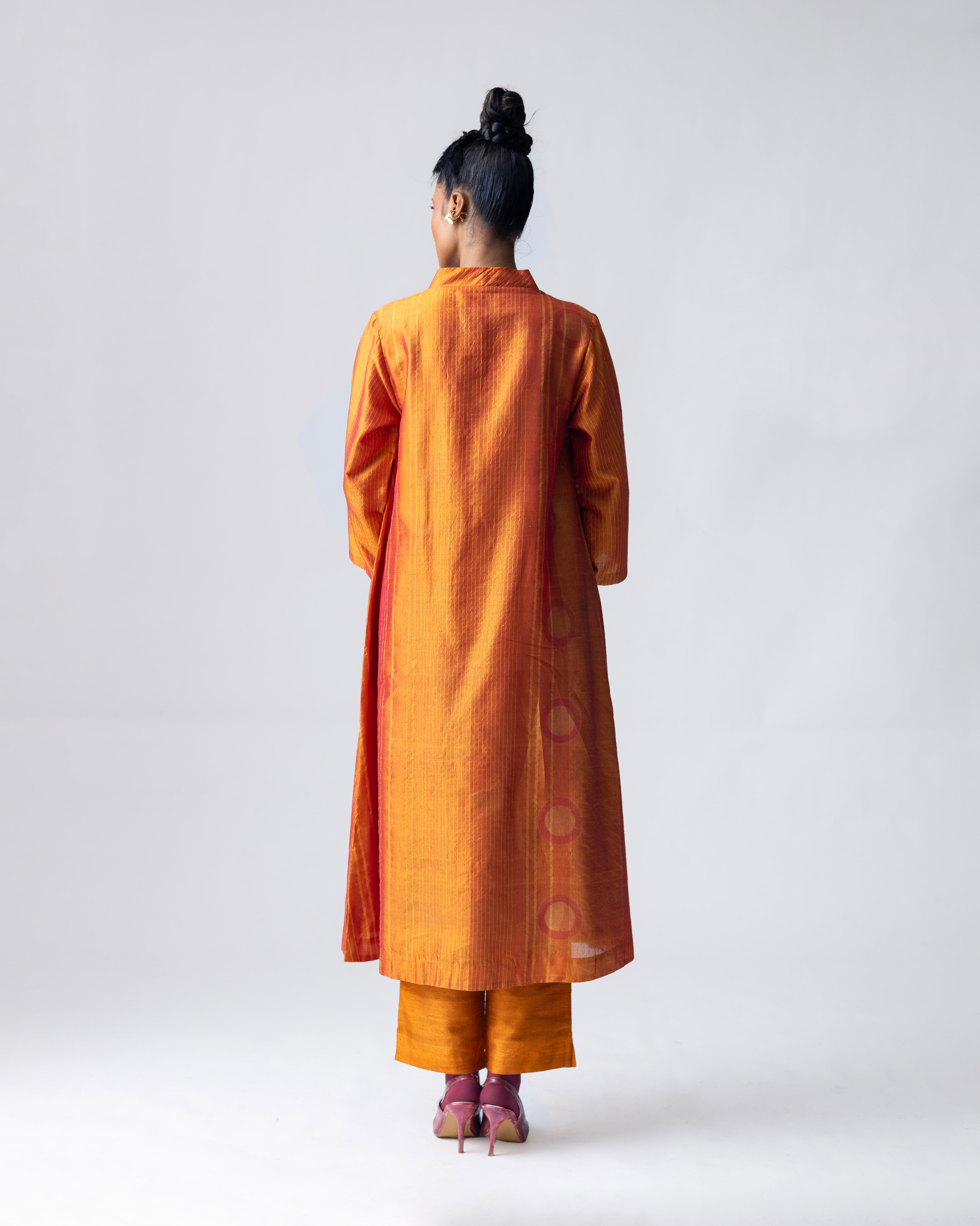 Ananyata Bindu Kurta
