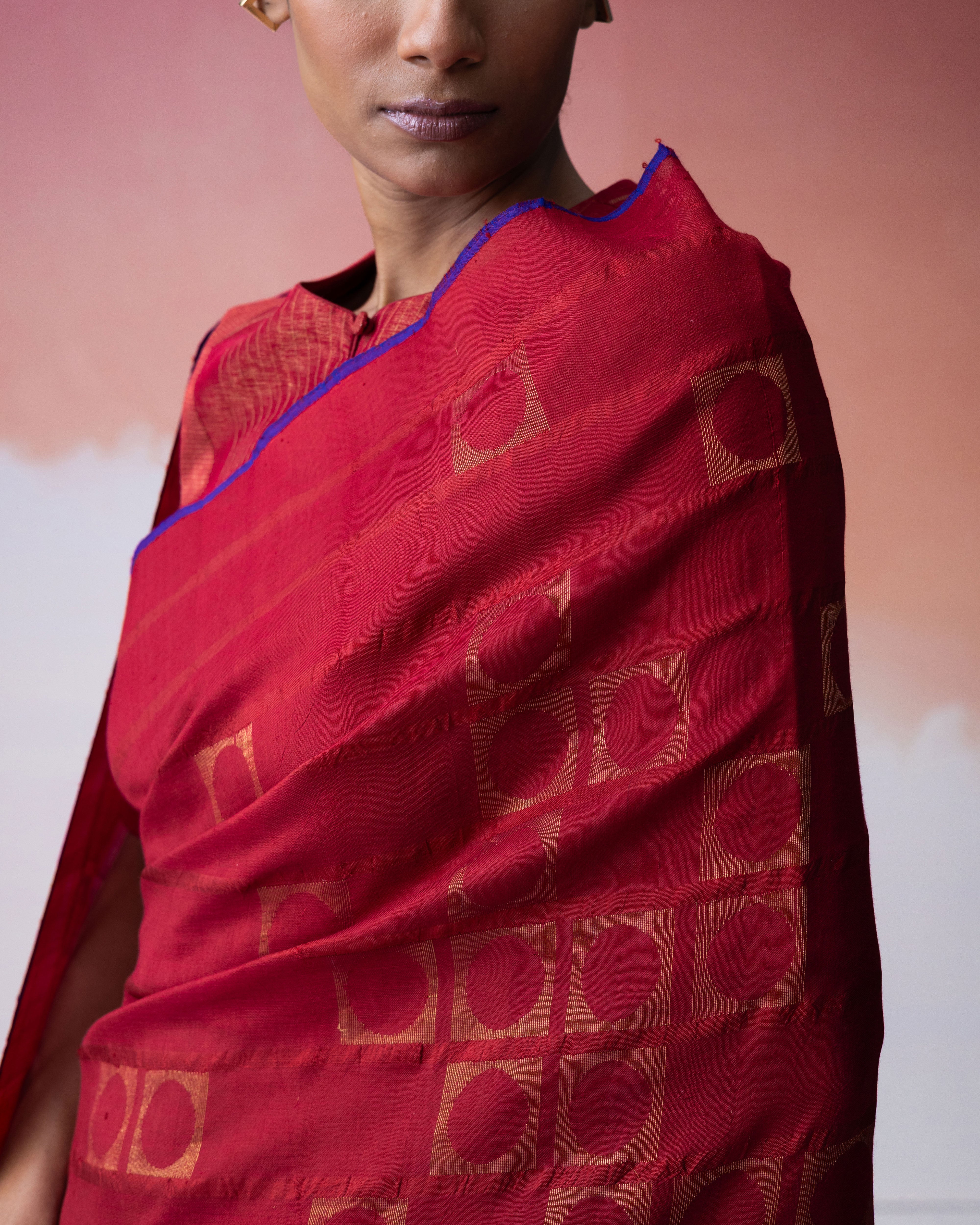 Ananyata Bindu Pratilom Saree