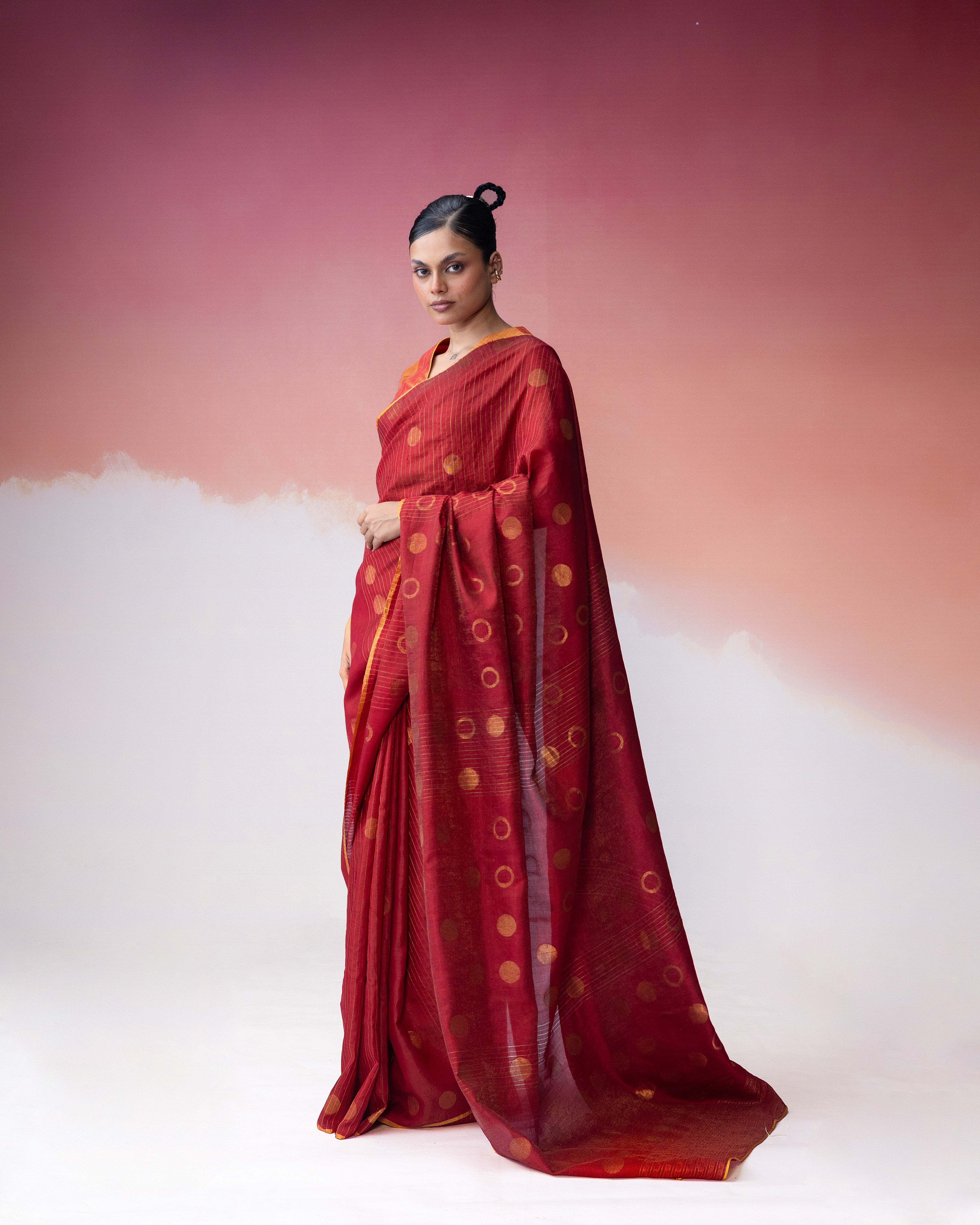 Ananyata Ghera Bindu Saree