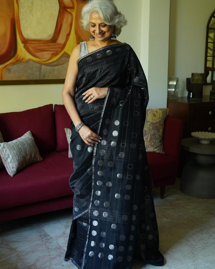 Shoonyata Ghera Bindu Saree