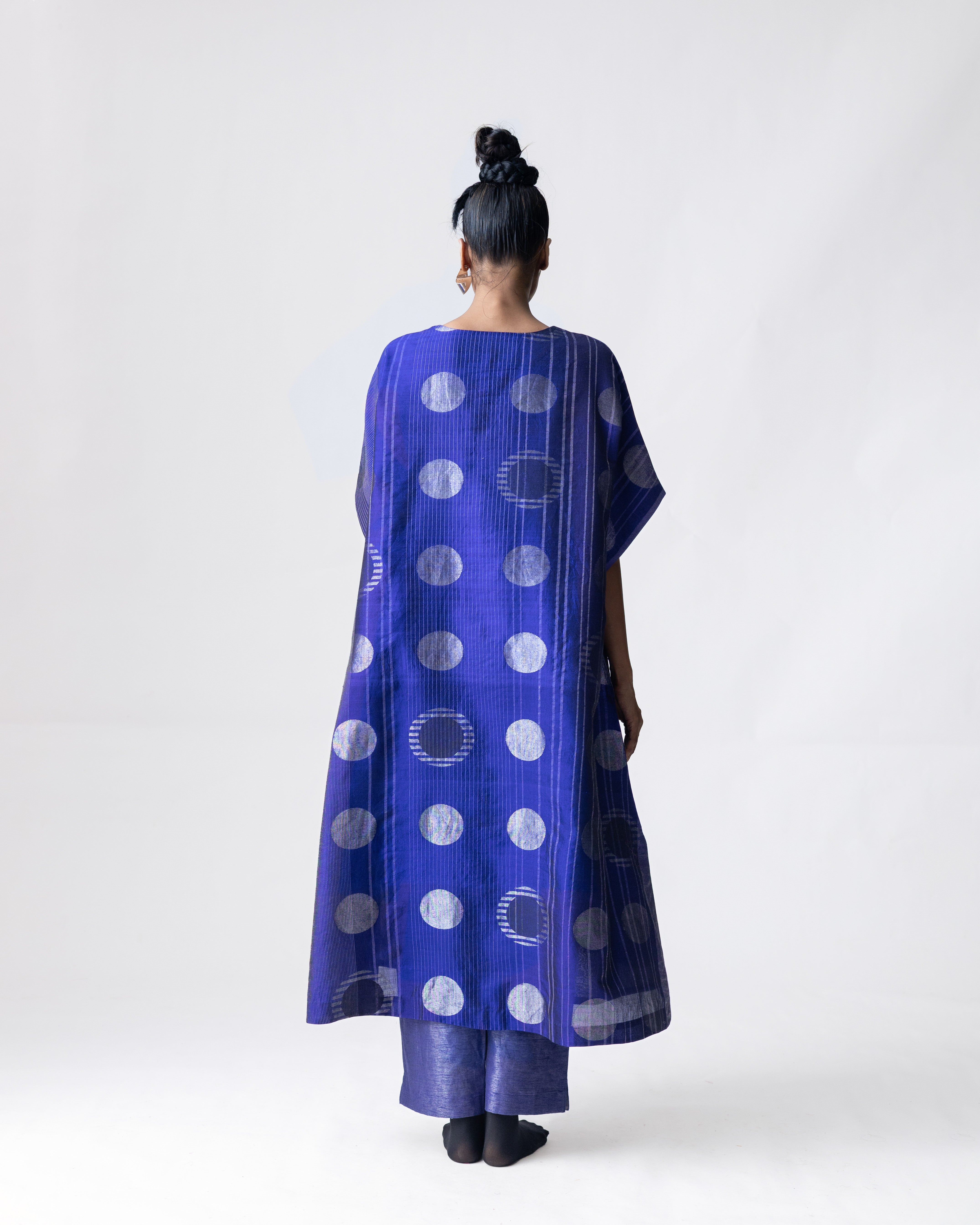 Shoonyata Multiple Circle V-Neck Kaftan