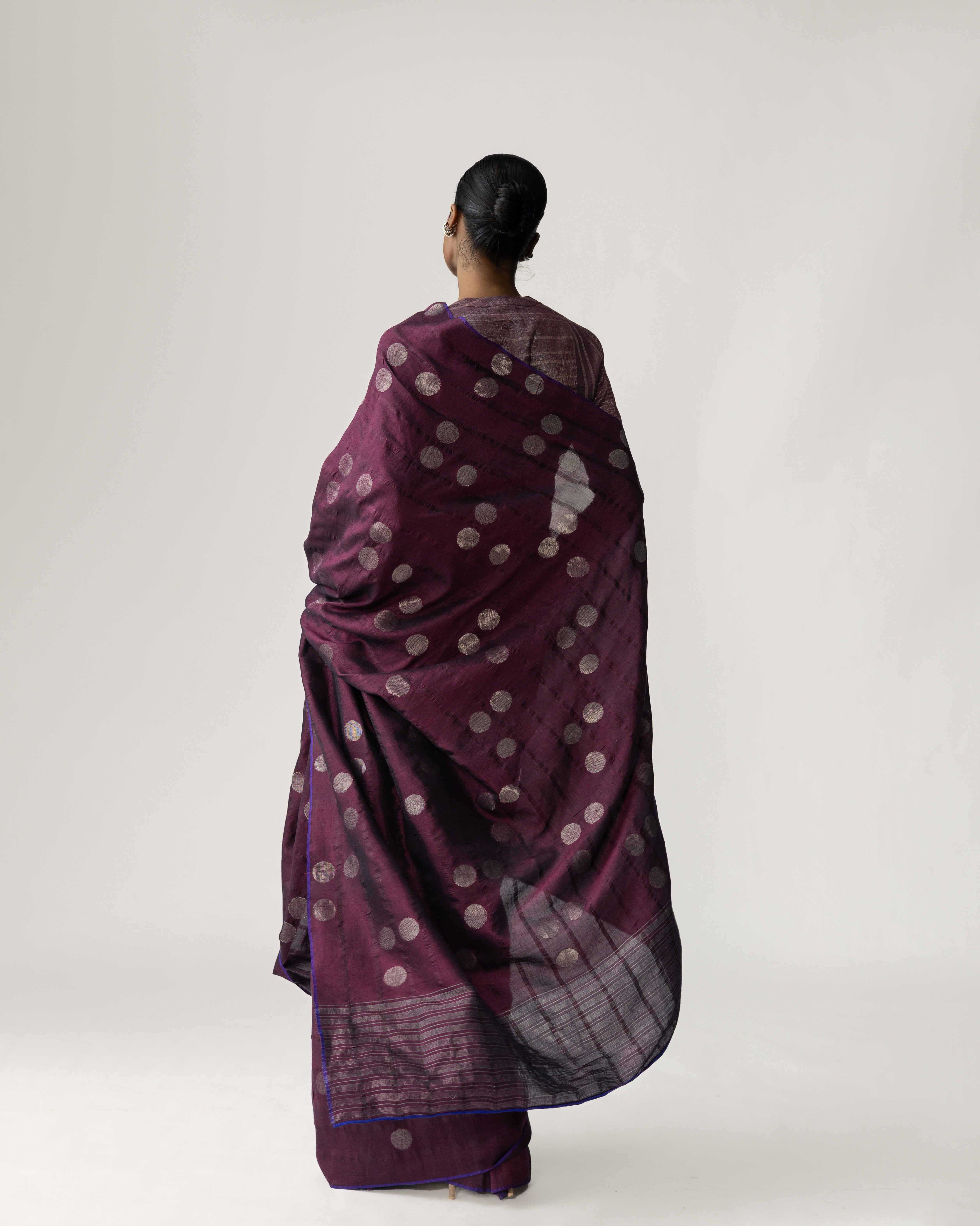 Shoonyata Gol Bindu Saree