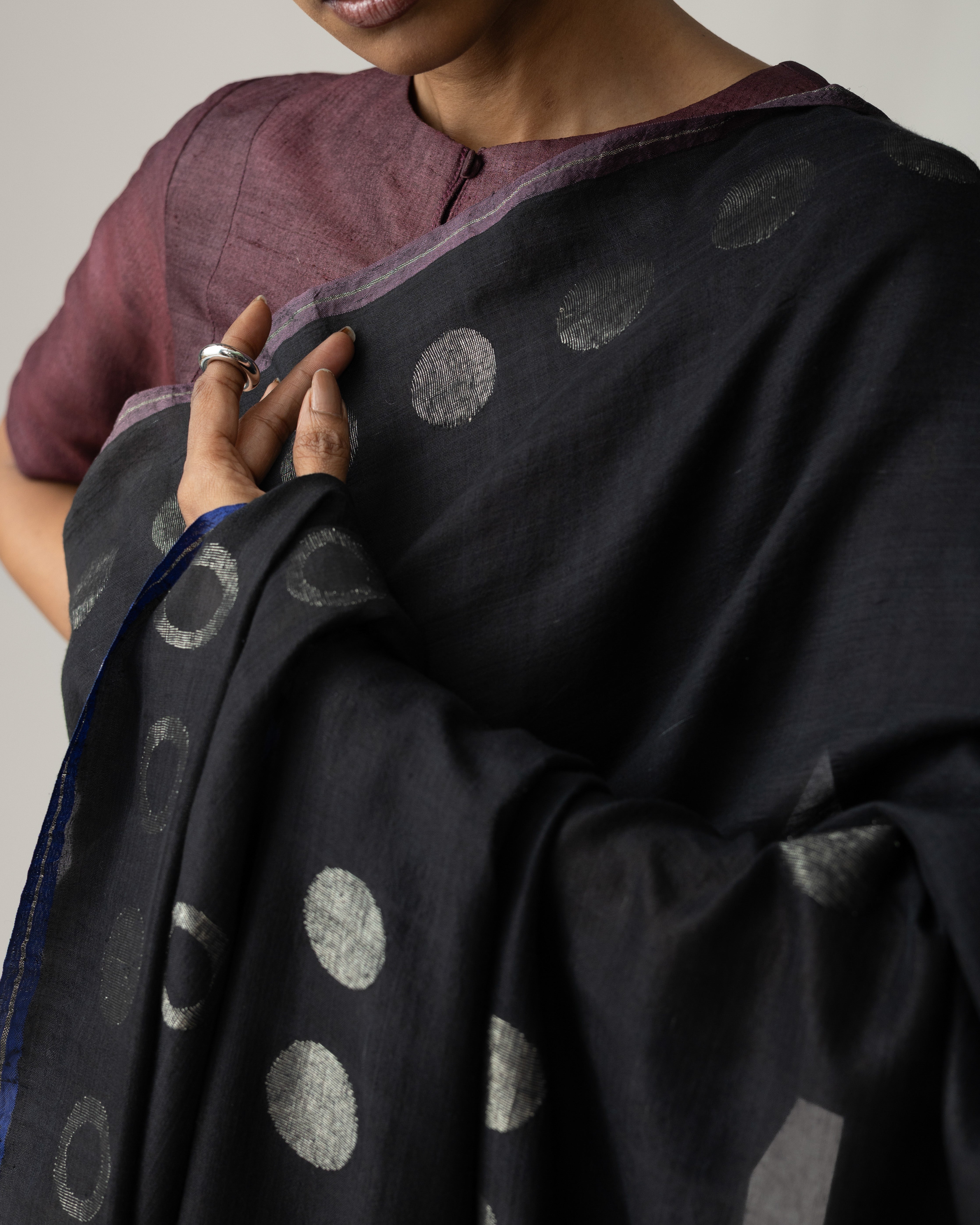 Shoonyata Ghera Bindu Saree