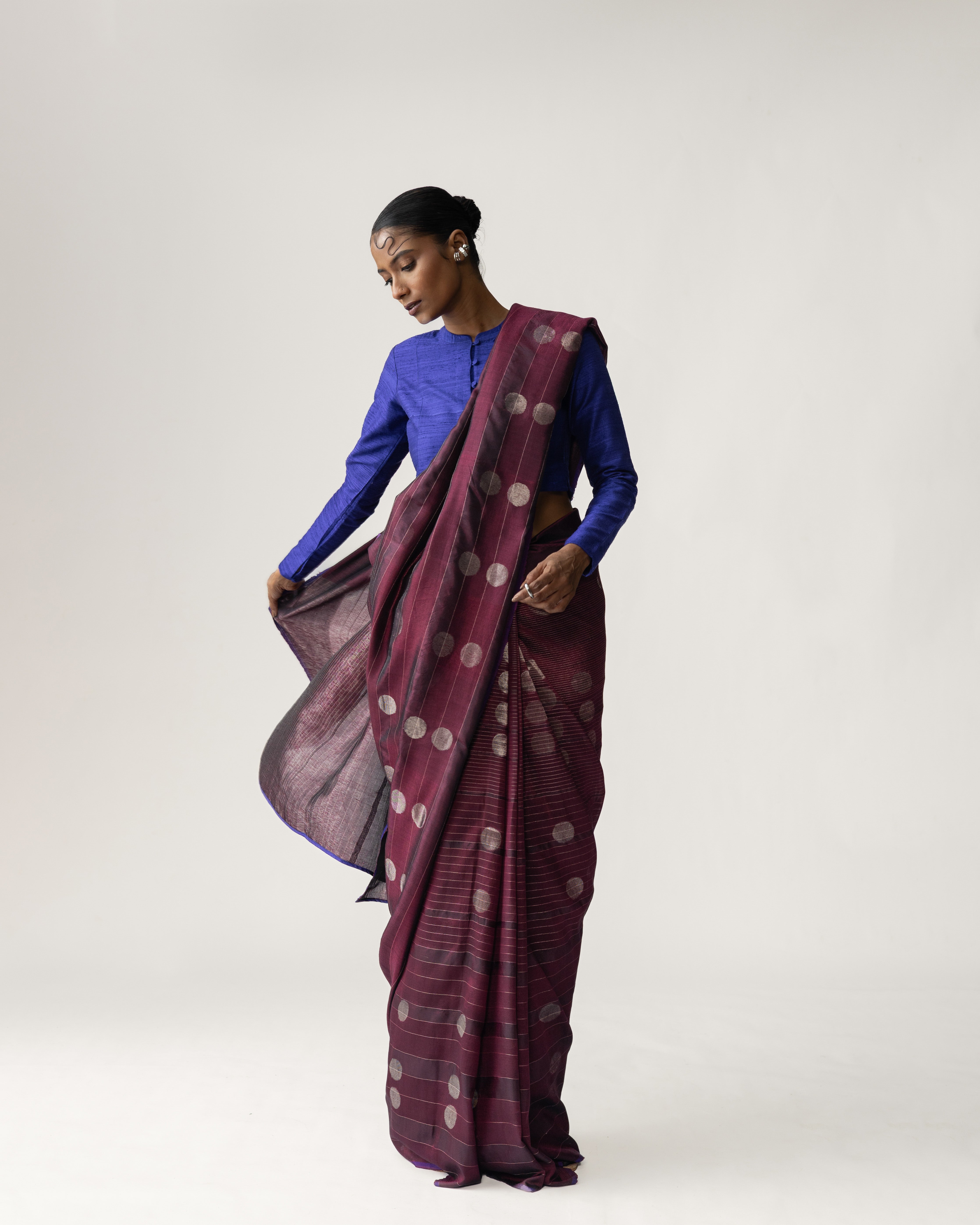 Shoonyata Bindu Rekha Saree