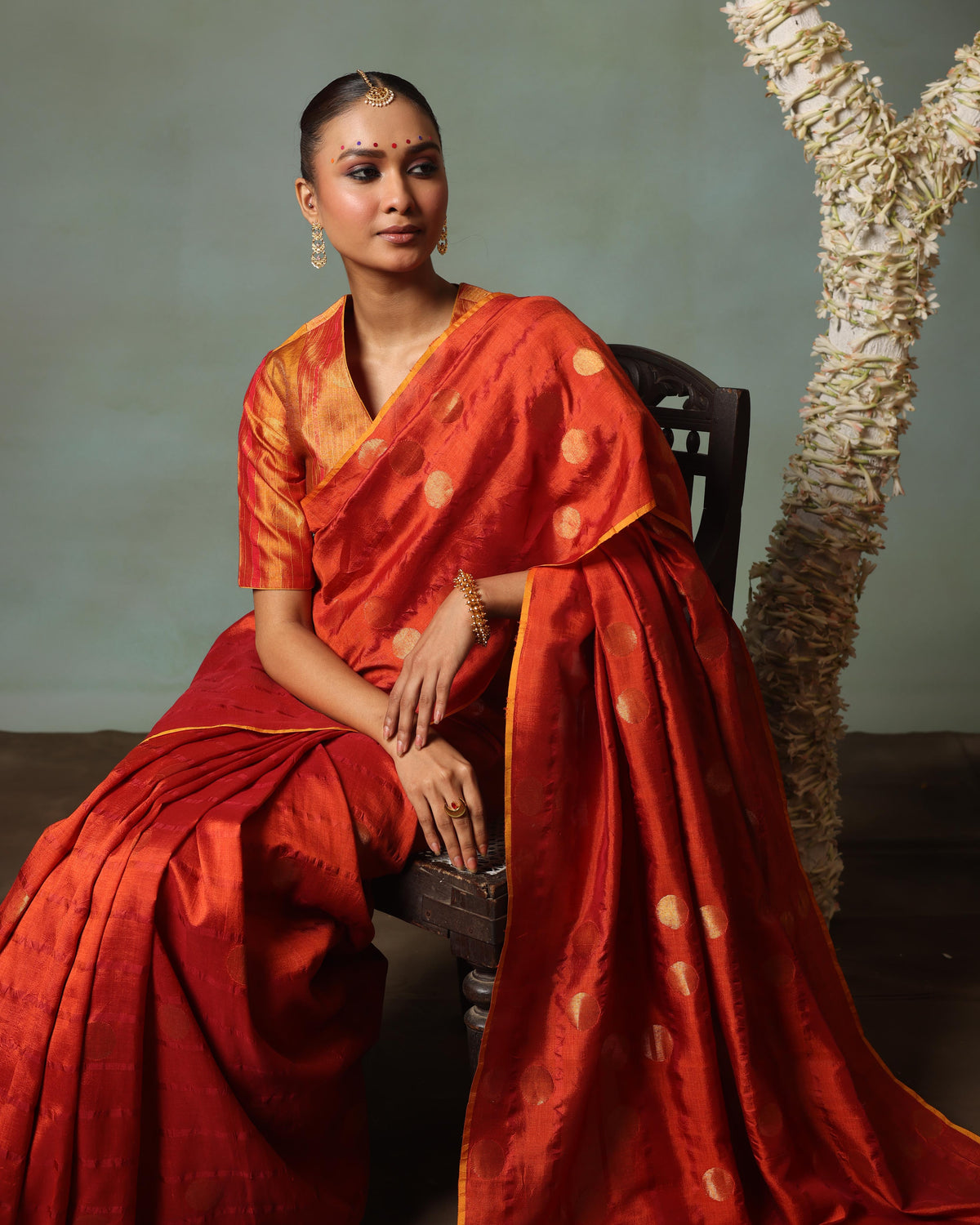 Ananyata Gol Bindu Saree
