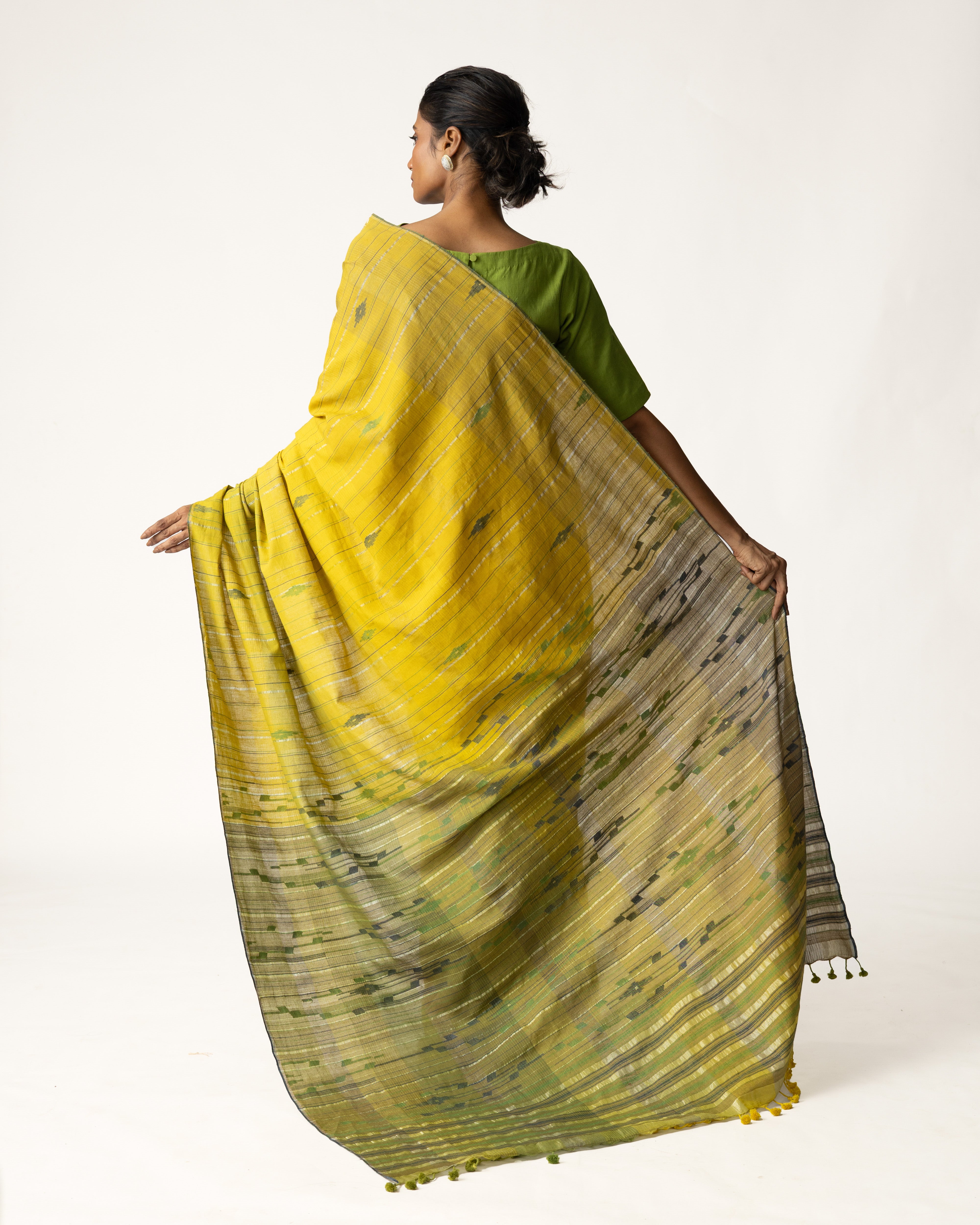Shankhini Saree