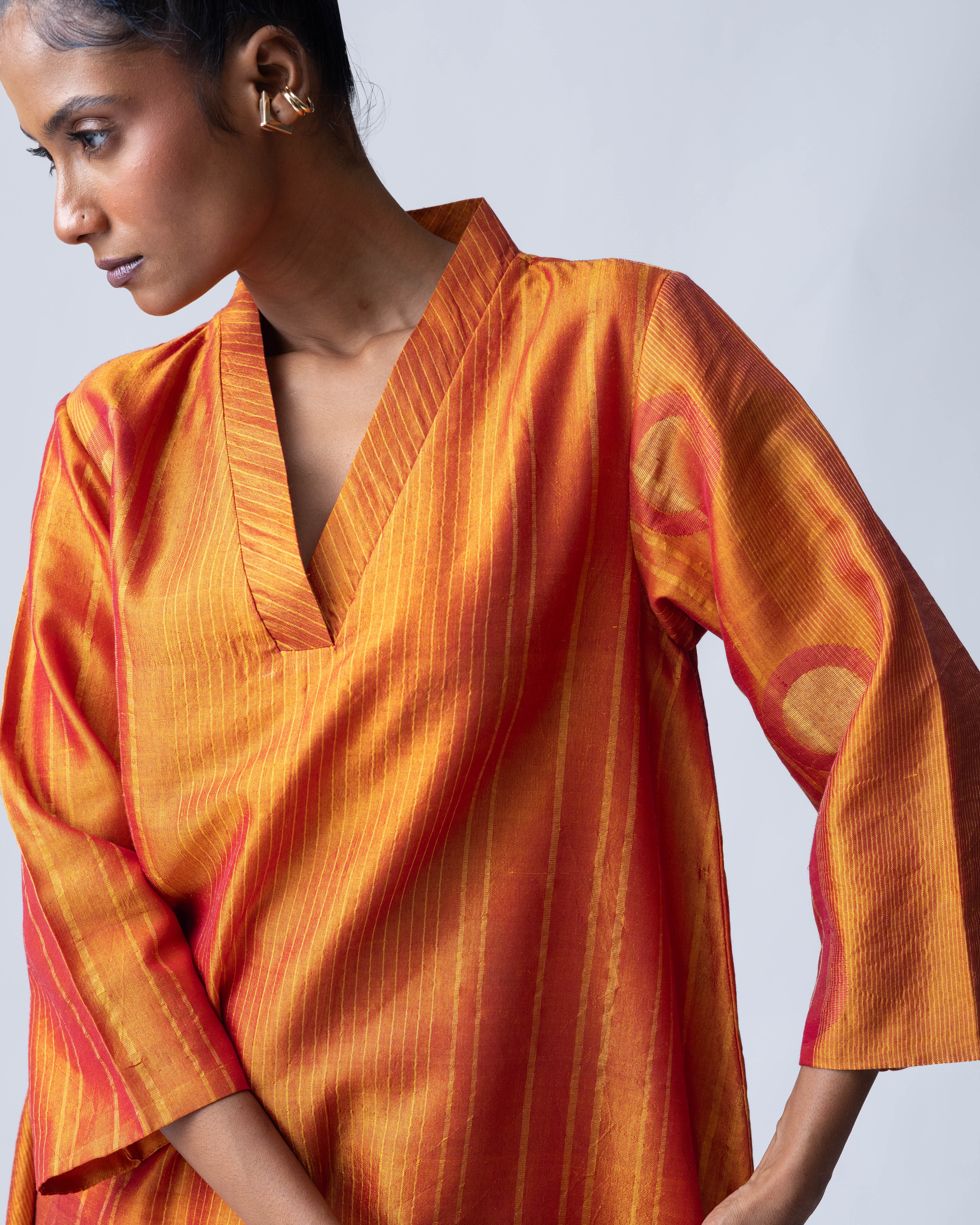 Ananyata Bindu Kurta