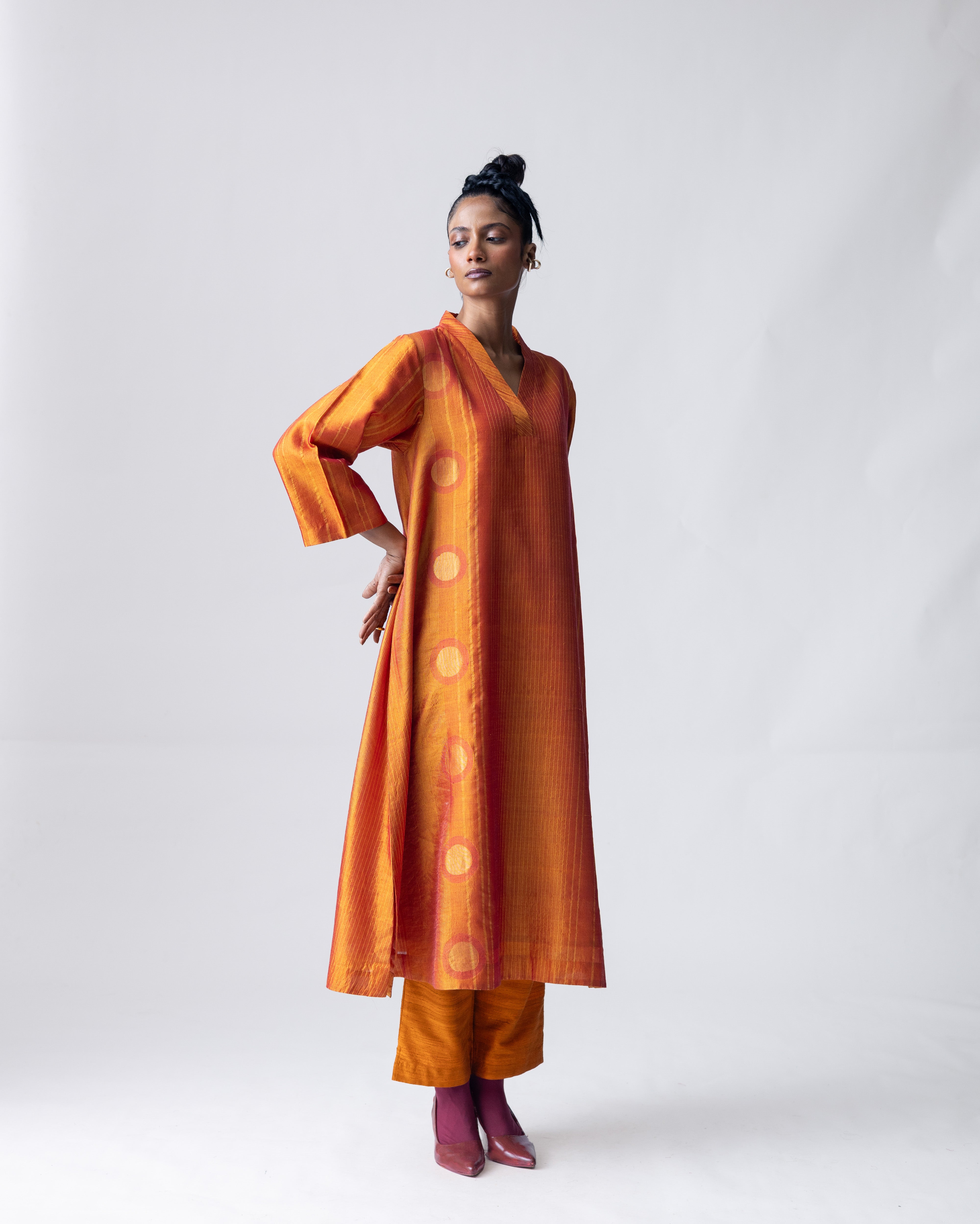 Ananyata Bindu Kurta