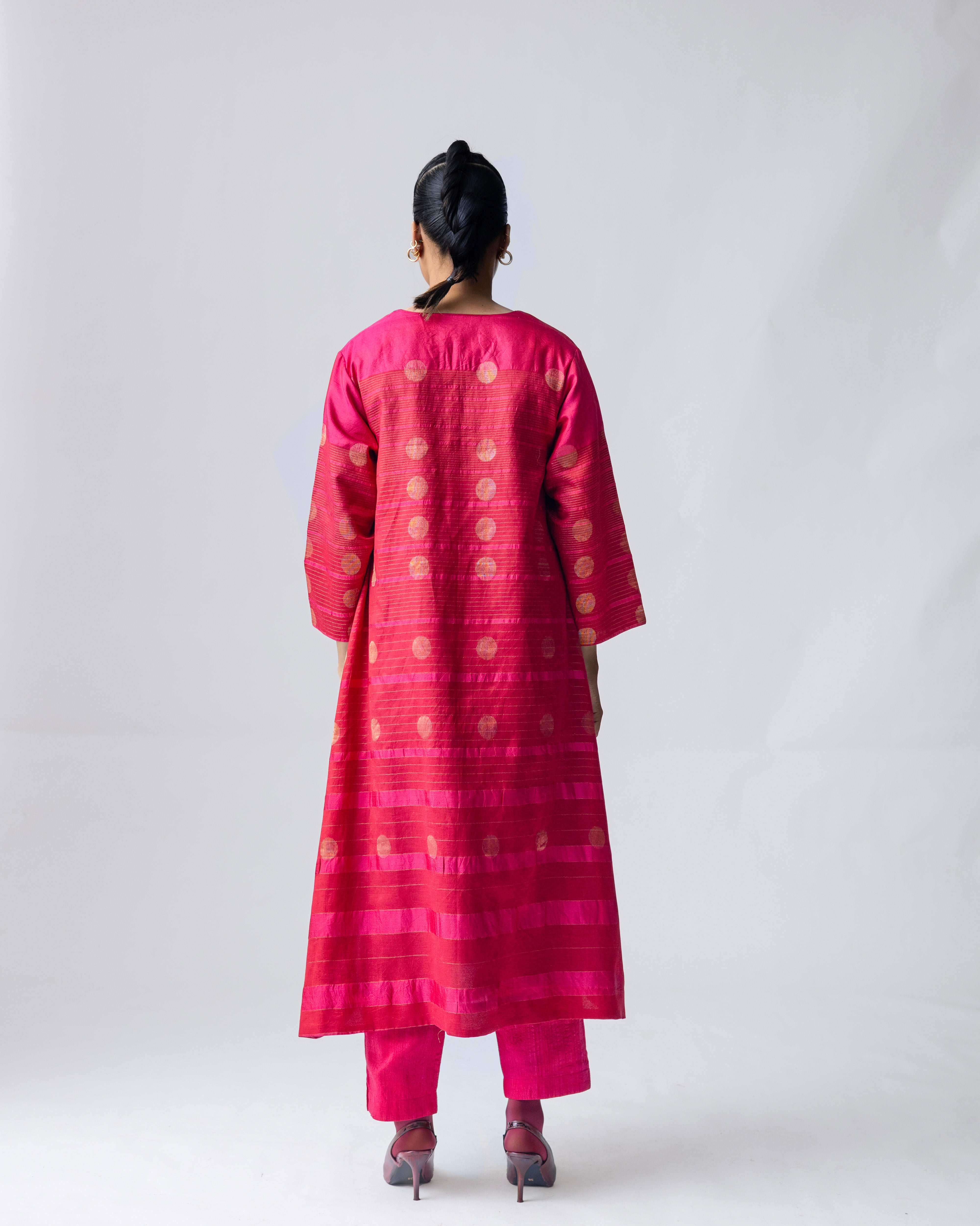 Ananyata Lunar Gradient Kurta