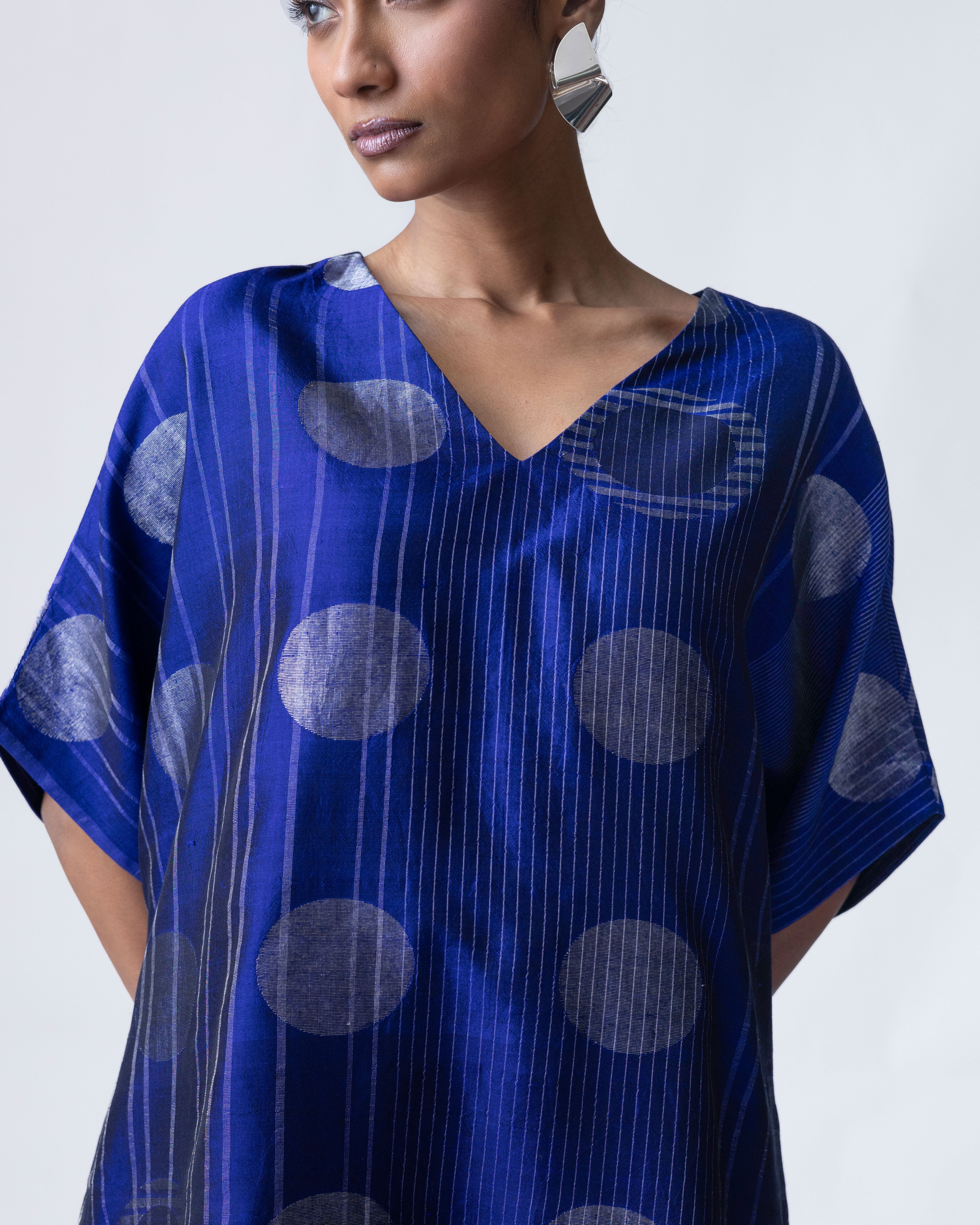 Shoonyata Multiple Circle V-Neck Kaftan