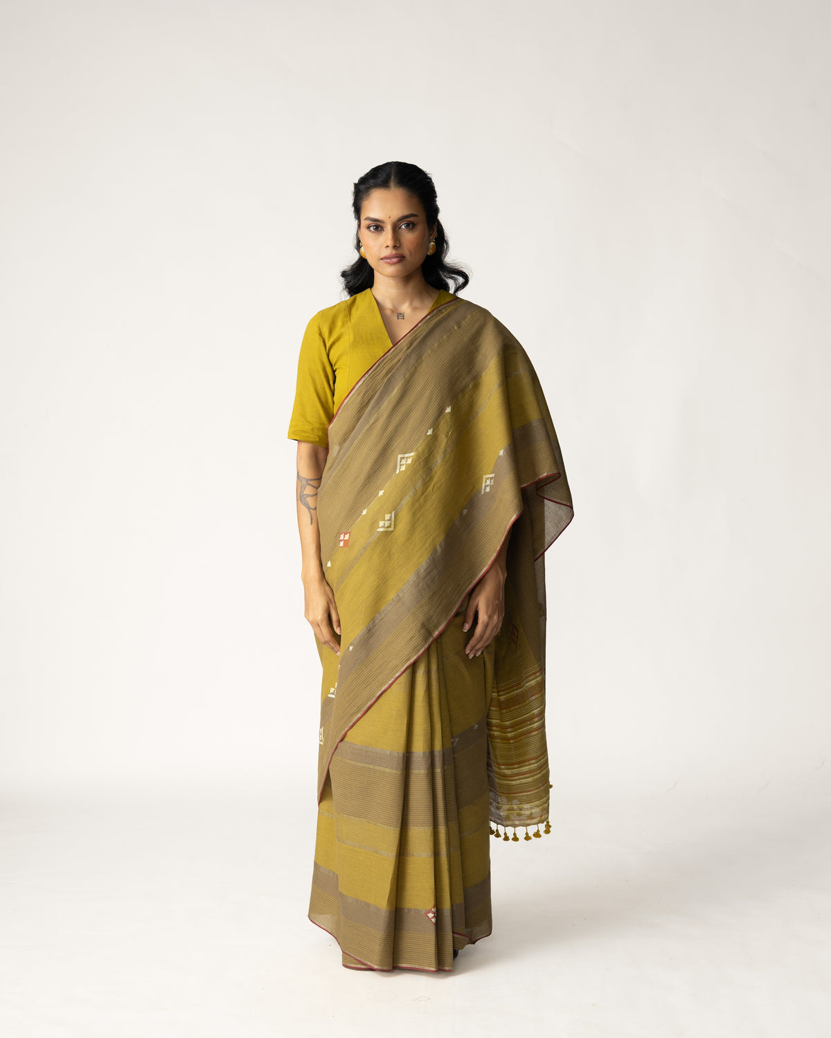 Omi Raman Cotton Handloom Saree Buy Online – Taramani Taupe